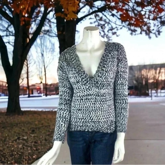 Box of FOUR Pre-Owned Women's Size S Sweaters American Eagle Lou and Gray - Picture 4 of 5